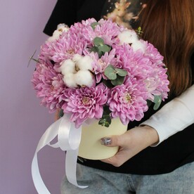 Хризантема и хлопок в коробочке