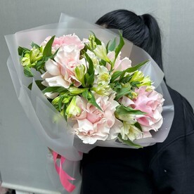 Французская Роза с альстромерией