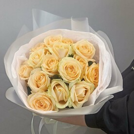 Букет из персиковых роз "я всегда рядом"