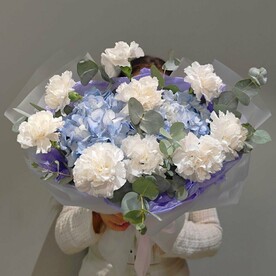 Авторский букет | Гортензия | Диантусы | Эвкалипт