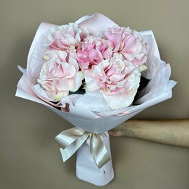 Ажурные розы в нежном исполнении💕 Комплимент