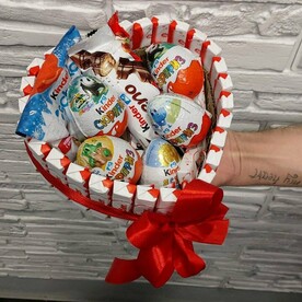 Сладкий подарочный набор Kinder