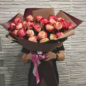 Гигантский букет роз