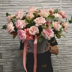 Гигантская коробка ароматных роз