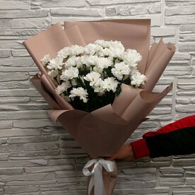 Букет Гигант из 5 белых Хризантем