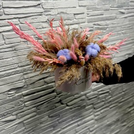 Композиция в шляпной коробке из Сухоцветов