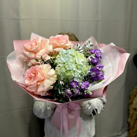 Букет с Гортензиями и французкими розами