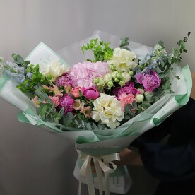 Букет Дельфиниум пион гортензия роза альстромерия диантус
