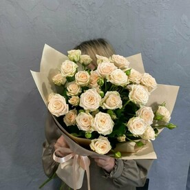 Букет кустовых роз