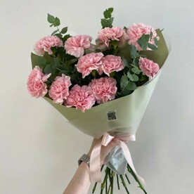 15 диантусов с эвкалиптом