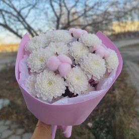 Букет из кустовой хризантемы с розовым хлопком (3 шт)