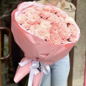 Букет персиковых хризантем