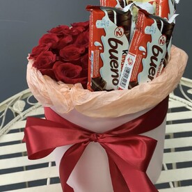 Сладкий бокс с розами Кения