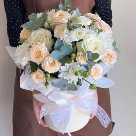 Нежная композиция цветов в коробке