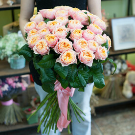 Букет из пионовидныз роз "Вувузелла"