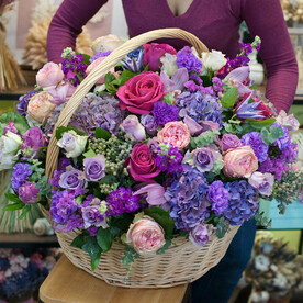 Корзина с цветами "Куда приводят мечты"