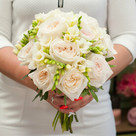 Букет невесты "Драгоценная" (с бутоньеркой)