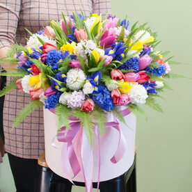 Коробка из весенних цветов "Краски весны"