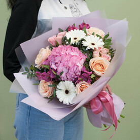 Букет цветов "Дочь рассвета"