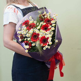 Букет цветов "Лето красное"