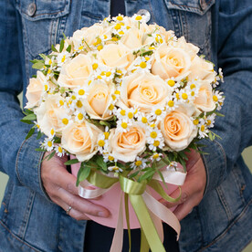 Коробка с цветами "Ромашковое лето"