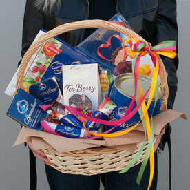 Подарочная композиция "Корзина шоколада"