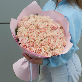 Букет цветов "Жемчужина из роз"
