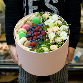 Подарочная коробка "French kiss"