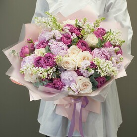 Букет цветов "Королевская аранжерея"