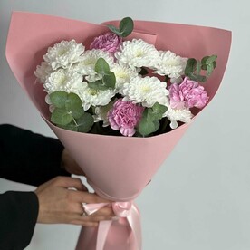 Букет хризантемы и диантусы