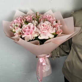 Букет с альстромериями и французскими розами ББ