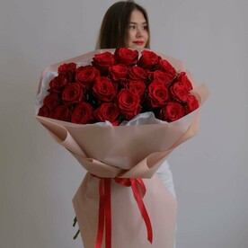 Букет 25 шикарных красных Эквадорских роз