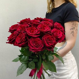 Монобукет из 15 красных эквадорских роз (код 42)