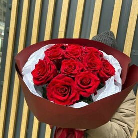 Монобукет из крупных эквадорских роз "яркие чувства"