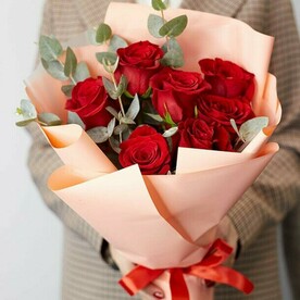 Букет из роз эквадор с эвкалиптом