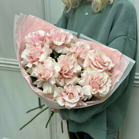 Нежный букет из 9 французских розовых роз