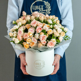 Кустовая роза в шляпной коробке Размер XL, 1482