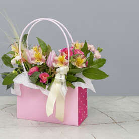 Сумочка в горошек с тюльпанами