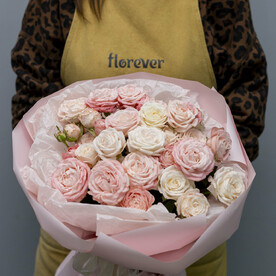 Букет нежно-розовых пионовидных роз