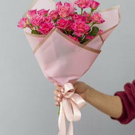 Букет Нежные нотки из кустовой розы