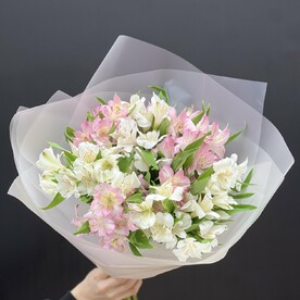 Большой букет из альстромерии