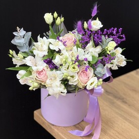 Букет в коробке в сиреневом цвете «Прованс»