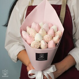 Букет из клубники в шоколаде, съедобный, сладкий букет Розовое облако