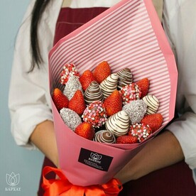 Букет из клубники в шоколаде, съедобный, сладкий букет История любви