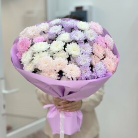 Гигант из хризантем