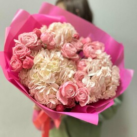 Букет авторский «Это про любовь»/гортензия/кустовые пионовидные розы/Цветы Уфы/Доставка Уфа