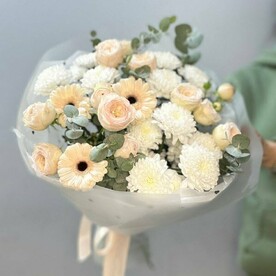 Воздушный букет/гермини/кустовая хризантема/кустовые пионовидные розы/эвкалипт/Цветы Уфы/Доставка Уфа