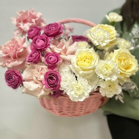 Корзина/кустовые пионовидные розы/ кустовая хризантема/розы эквадор/Цветы Уфы/доставка уфа