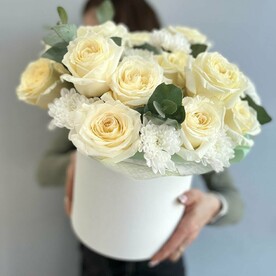 Композиция авторская/розы парфюмированные/хризантема кустовая/эвкалипт/Цветы Уфы/Доставка Уфа