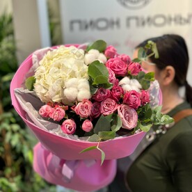 Букет розовое облако/гортензия/хлопок/кустовые пионовидные розы/эвкалипт/Цветы Уфы/Доставка Уфа
